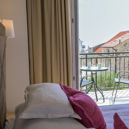 Hotel Fortuna Milna  Exterior photo