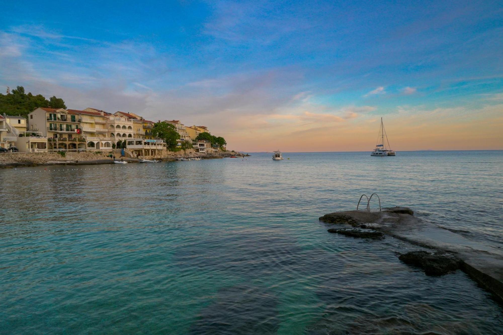 Hotel Fortuna Milna  Exterior photo