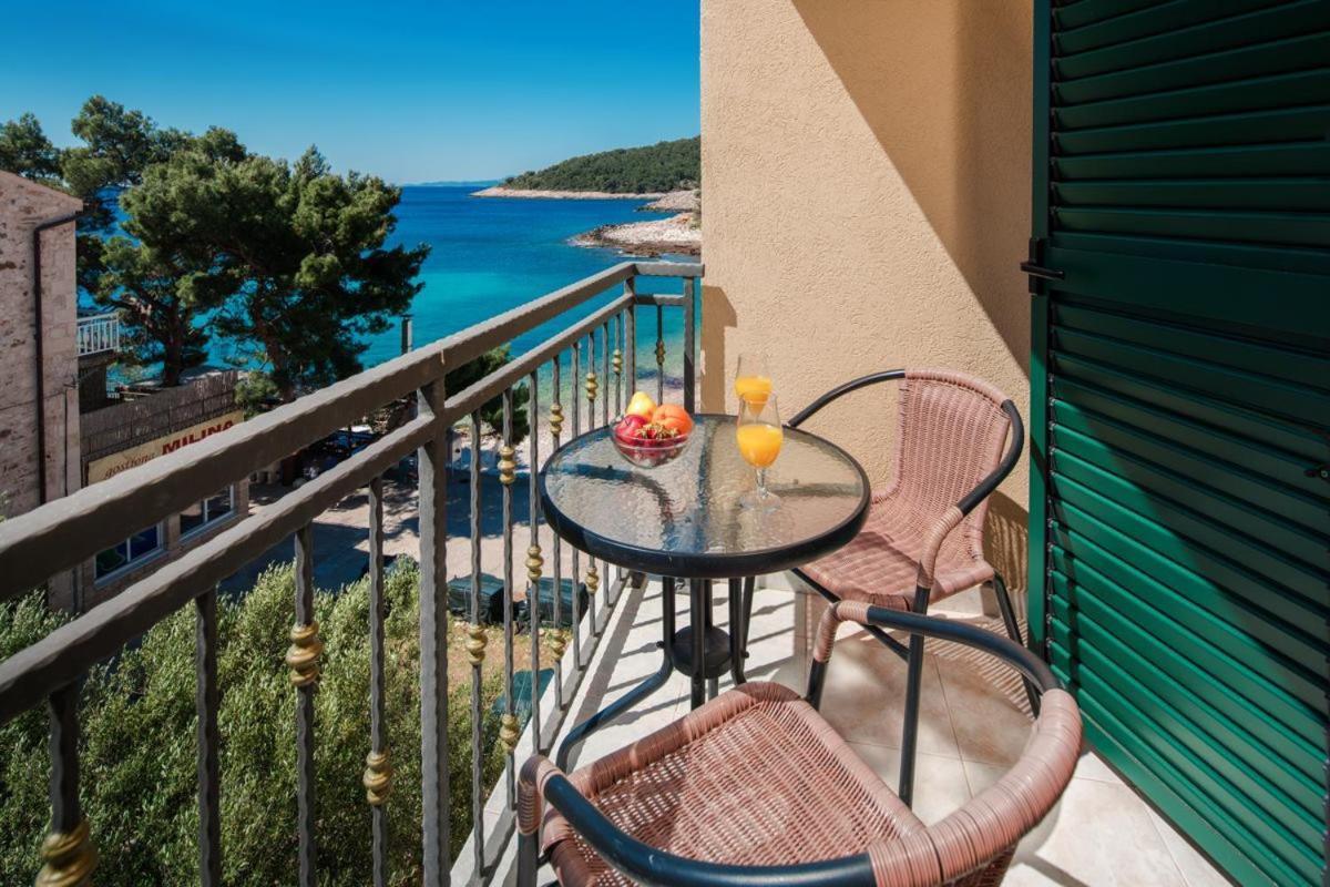 Hotel Fortuna Milna  Exterior photo