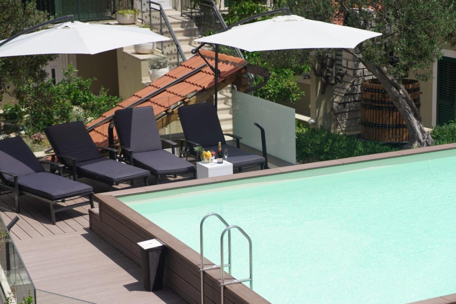 Hotel Fortuna Milna  Exterior photo
