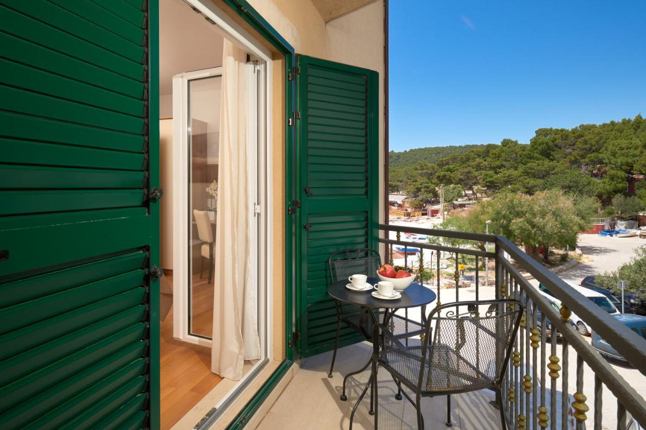 Hotel Fortuna Milna  Exterior photo